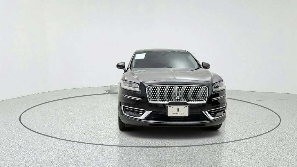 Used 2019 Infinite Black Metallic Lincoln Reserve AWD w/ Tech Package & Driver Assistance image 2