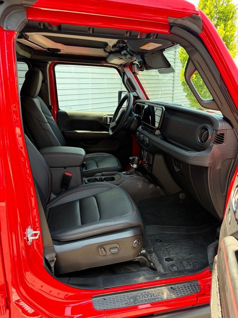 Used 2025 Firecracker Red Clearcoat Jeep Rubicon X image 9