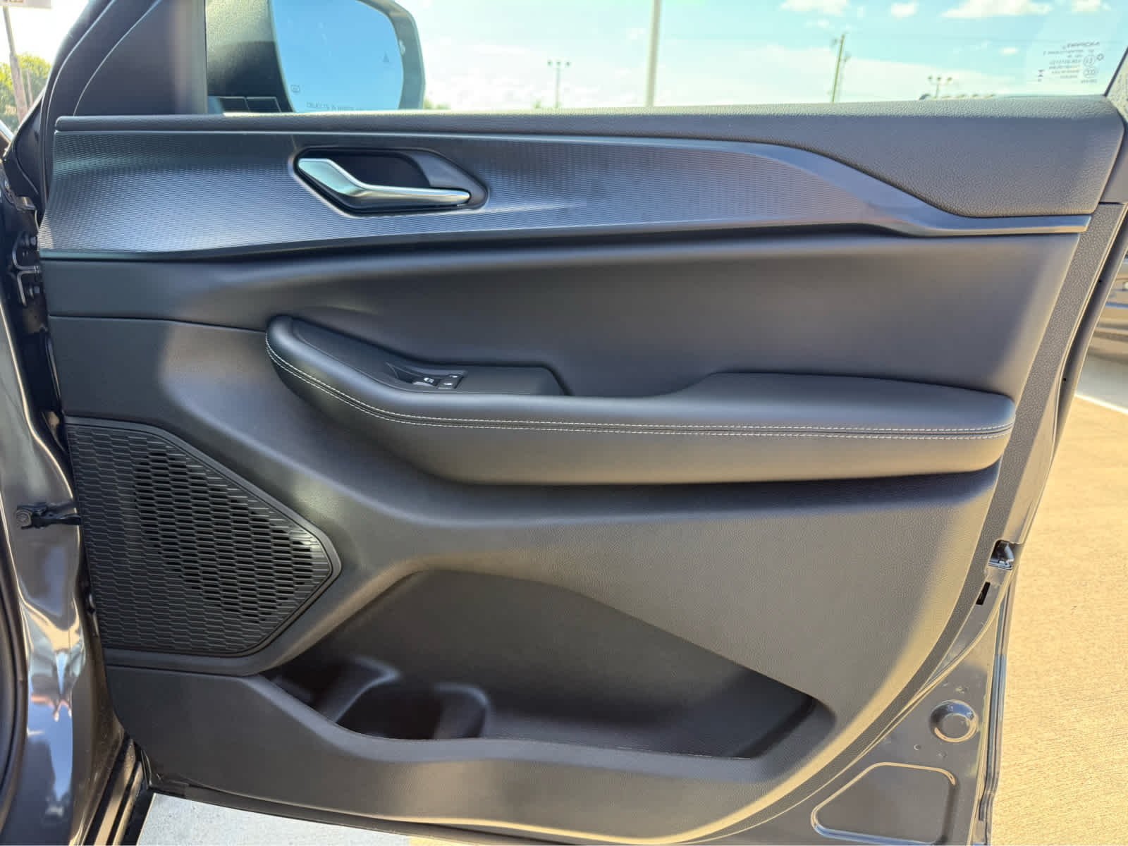 New 2026 Baltic Gray Metallic Clear-Coat Exterior Paint Jeep Laredo X image 17