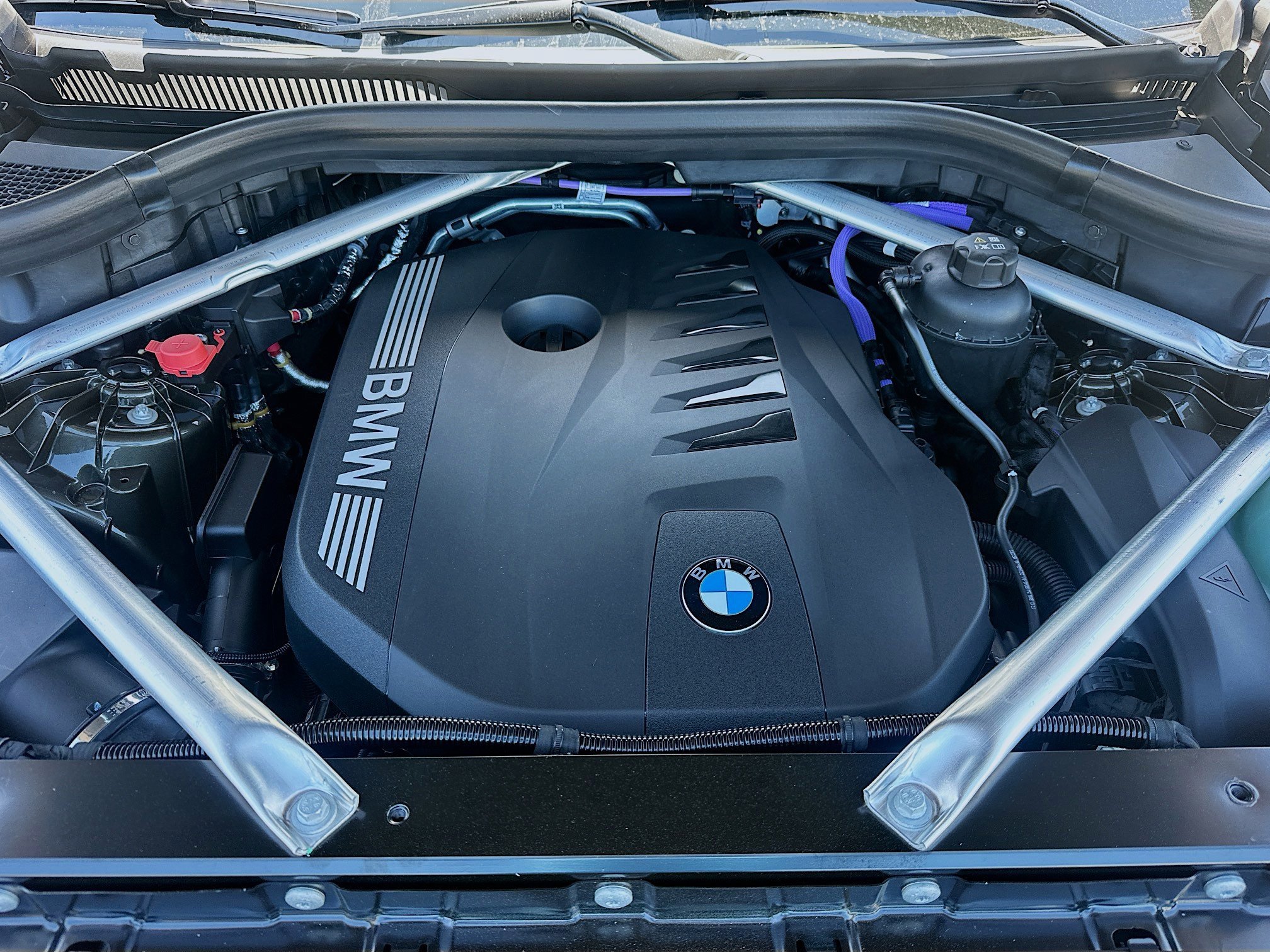 New 2026 Manhattan Green Metallic BMW xDrive40i image 25