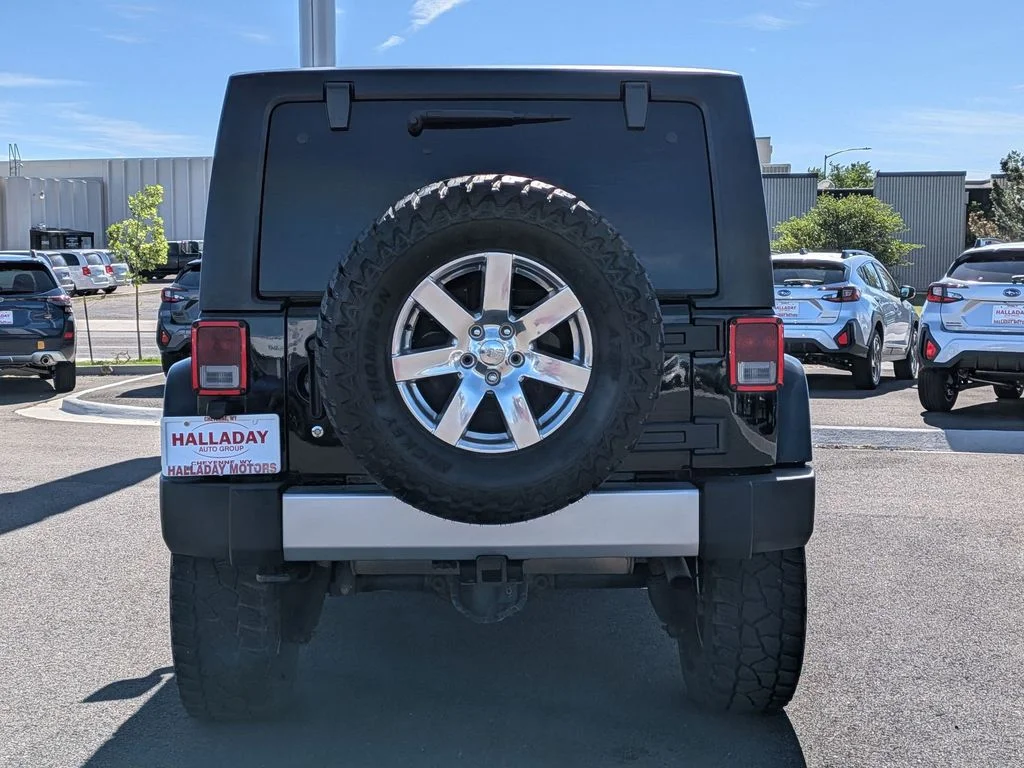 Used 2013 Black Jeep Sahara image 7