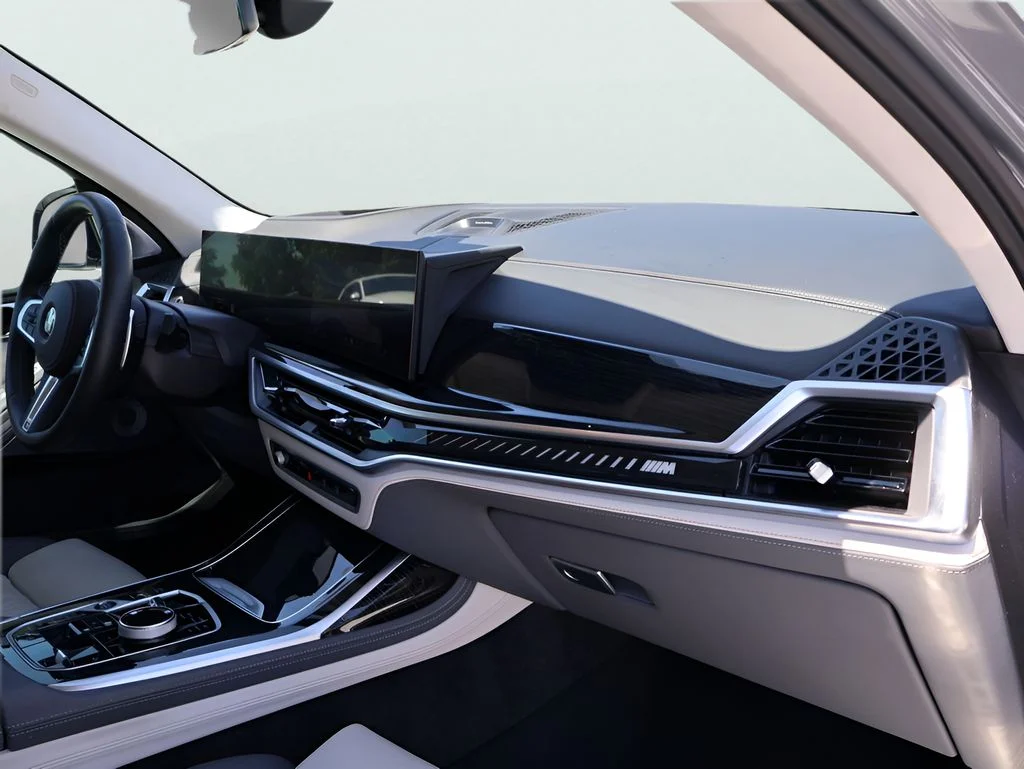 2025 BMW X7 M60i - Photo 11