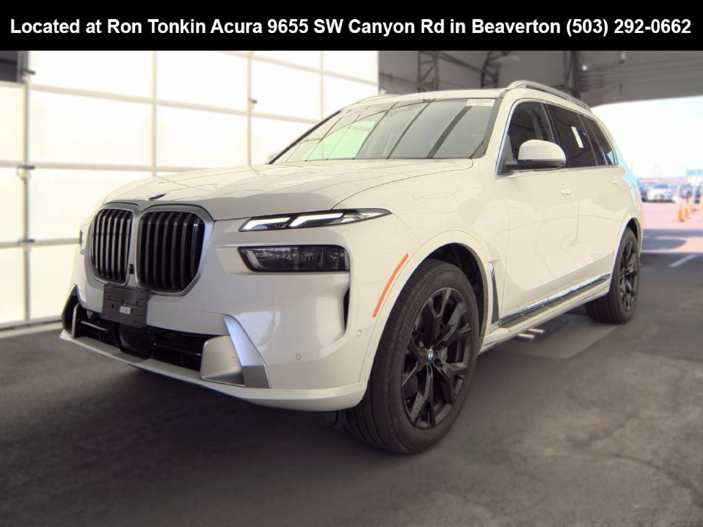 Used 2026 Mineral White Metallic BMW xDrive40i image 2