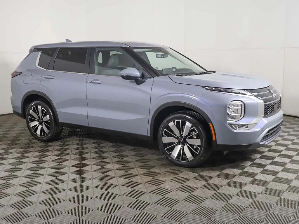 New 2026 Gray Mitsubishi SE 1.5T 2WD image 16