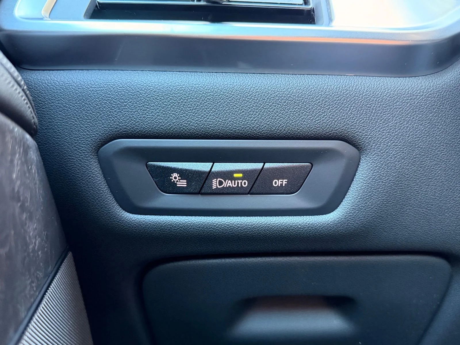 New 2026 Manhattan Green Metallic BMW xDrive40i image 24
