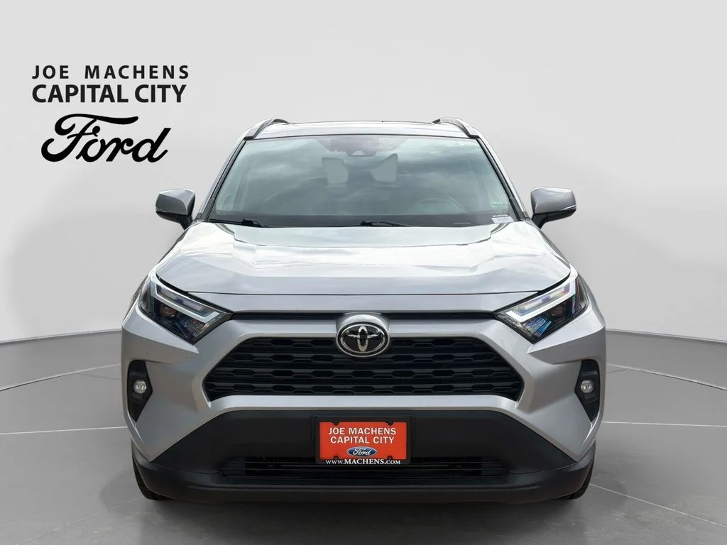 Used 2022 Silver Toyota XLE Premium image 10