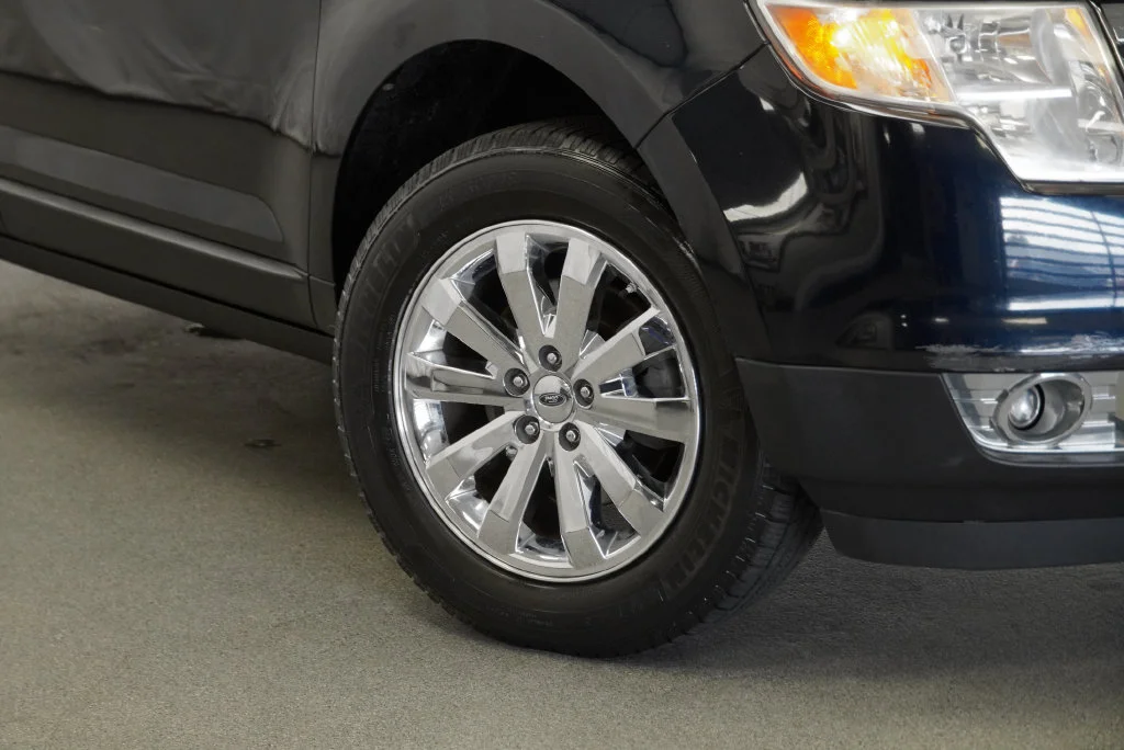 Used 2010 Black Ford SEL image 8