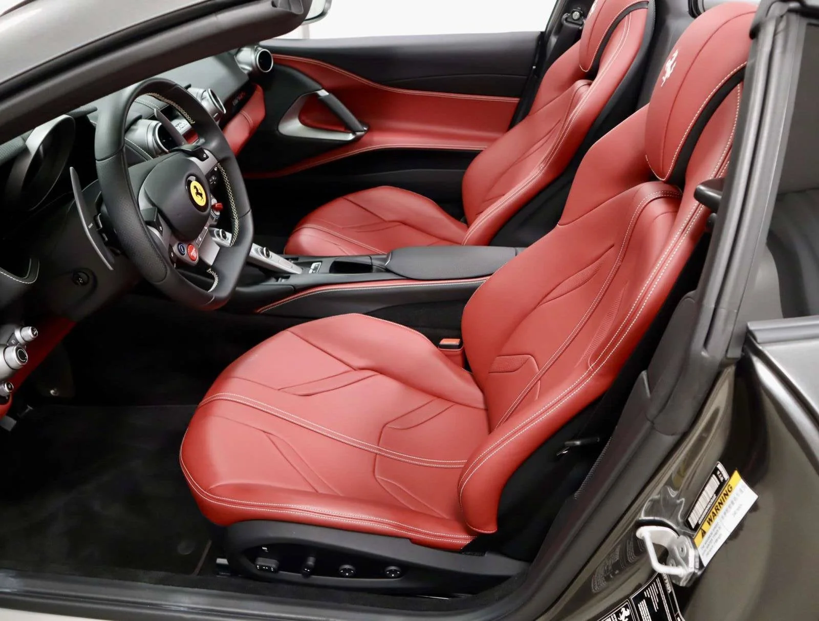 Certified Used 2018 Nero Ferrari  image 61