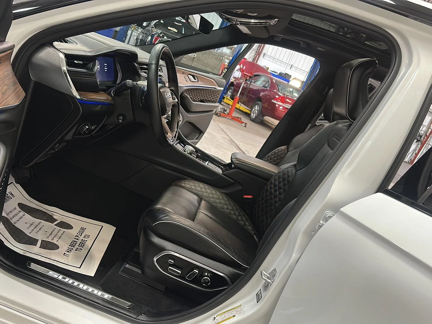 Used 2023 Bright White Clearcoat Jeep Summit image 15
