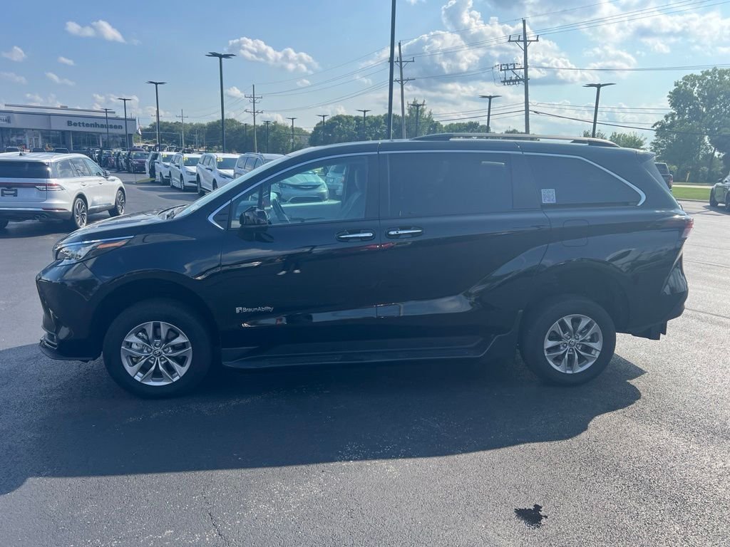Used 2025 Black Toyota XLE image 3