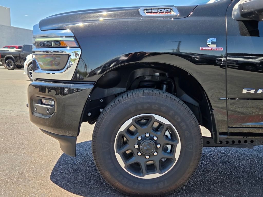 New 2025 Diamond Black Crystal Pearl-Coat Exterior Paint RAM Laramie image 5