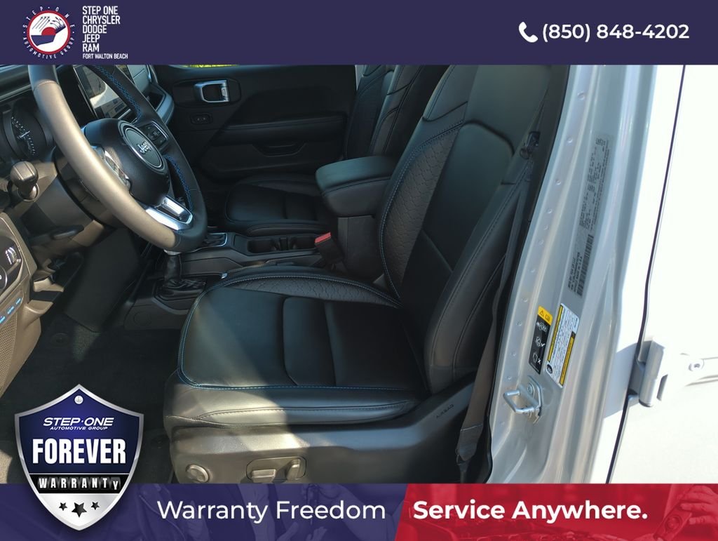 Used 2024 Silver Jeep High Altitude 4xe image 9