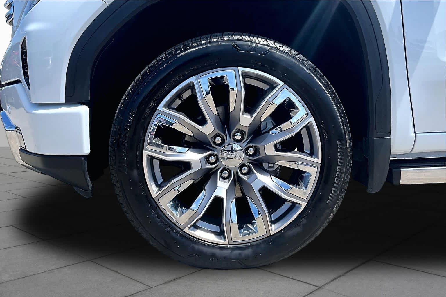 Used 2026 Glacier White Tricoat GMC Denali image 11