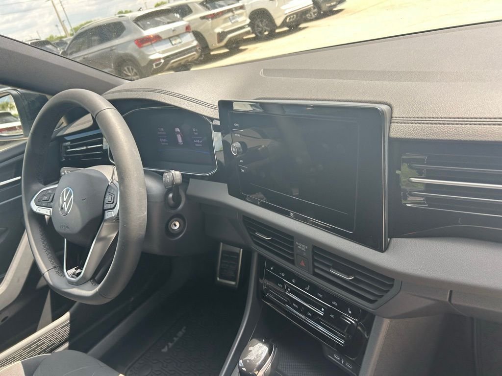 New 2026 Gray Volkswagen 1.5T Sport image 34
