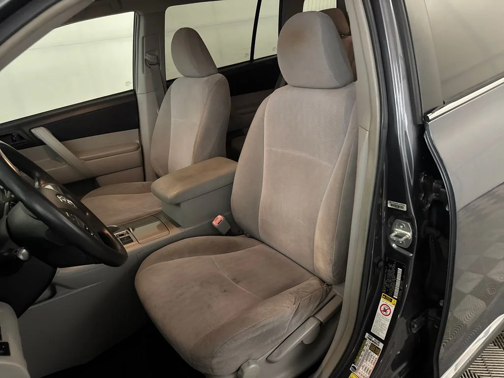 Used 2013 Gray Toyota Base image 17