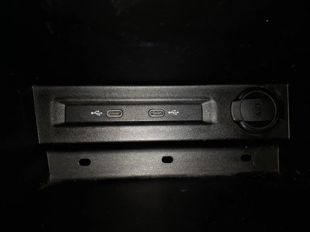 Used 2022  Volkswagen S image 23