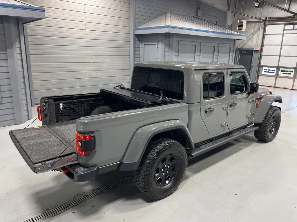 Used 2021 Sting-Gray Clearcoat Jeep Mojave image 10