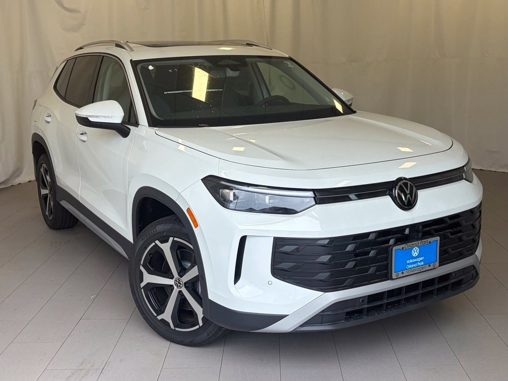 New 2026 Pure White Volkswagen SE image 5