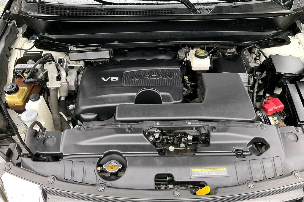 Used 2018 White Nissan SV image 37