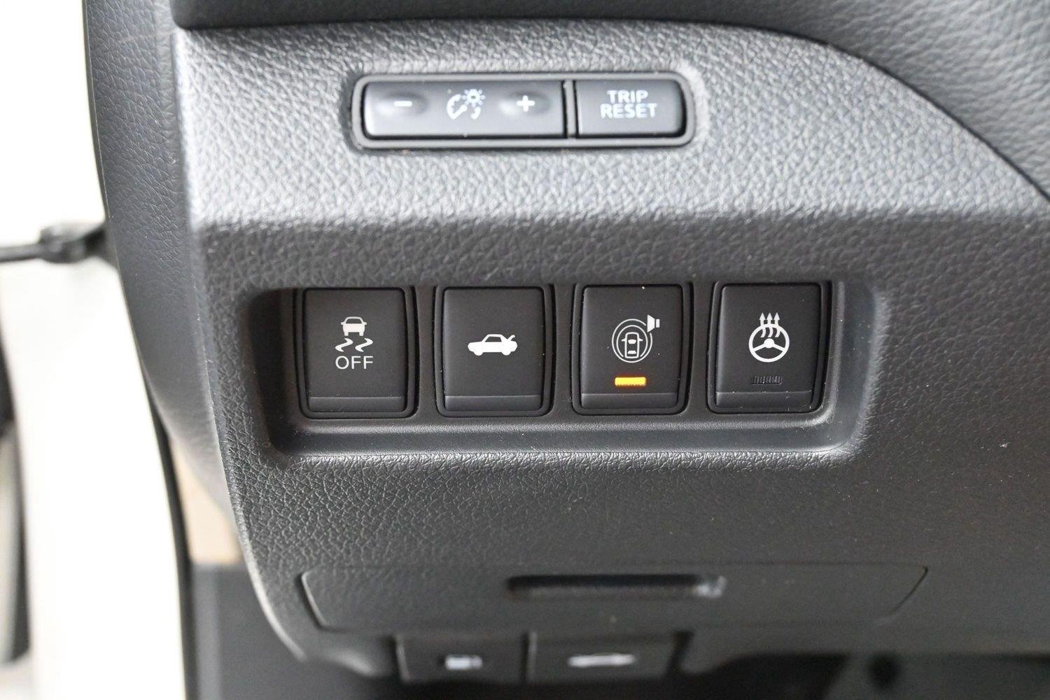 Used 2013 Pearl White Nissan 3.5 SL image 26