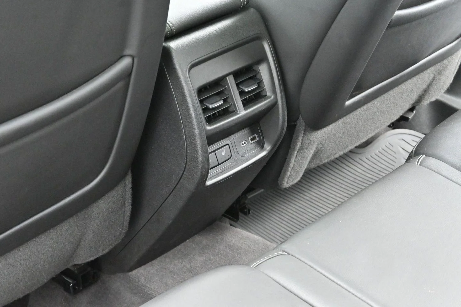 Used 2020 Radiant Silver Metallic Cadillac FWD Premium Luxury image 33