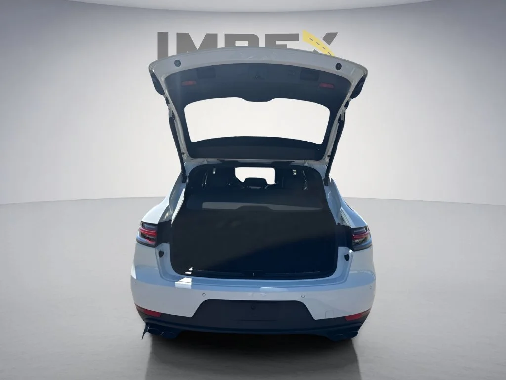 Used 2021  Porsche  image 30