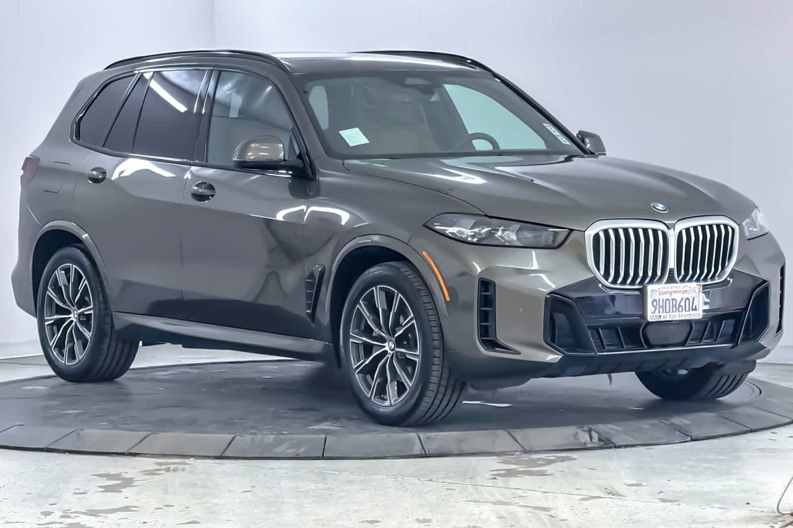 Certified Used 2024 Manhattan Green Metallic BMW xDrive40i image 9