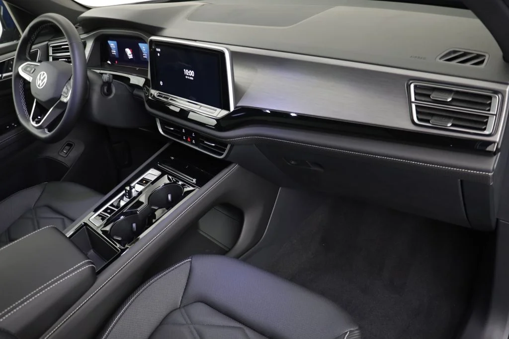 New 2026 Blue Volkswagen 2.0T SE w/Technology image 19