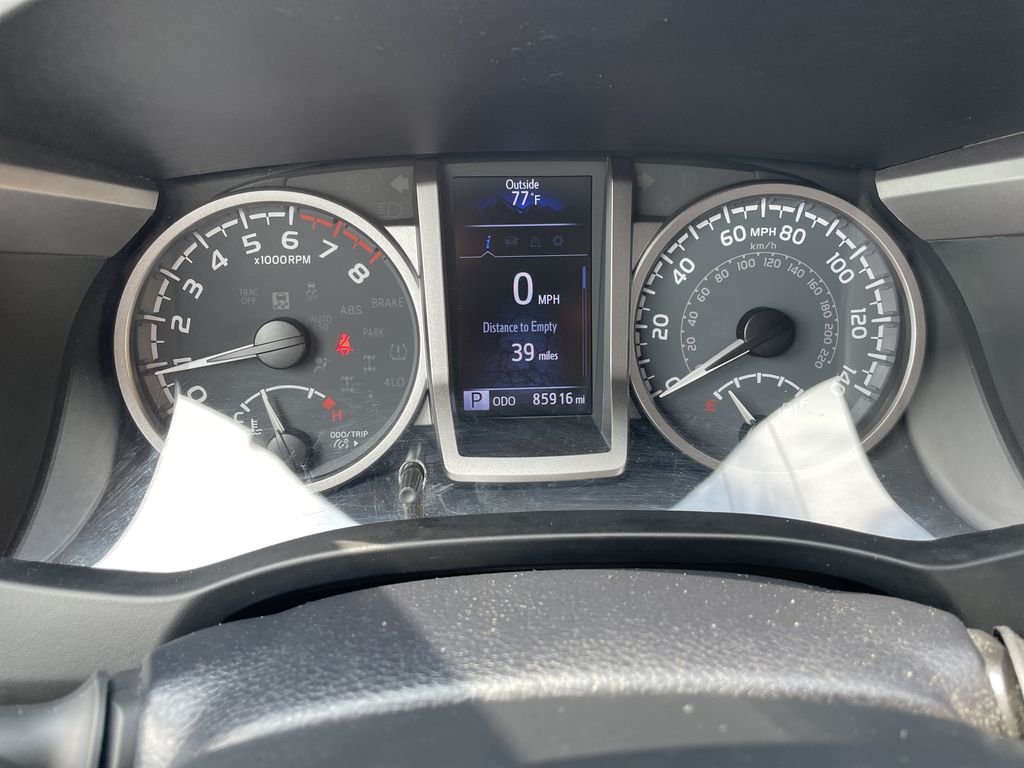 Used 2022 Red Toyota SR5 image 17