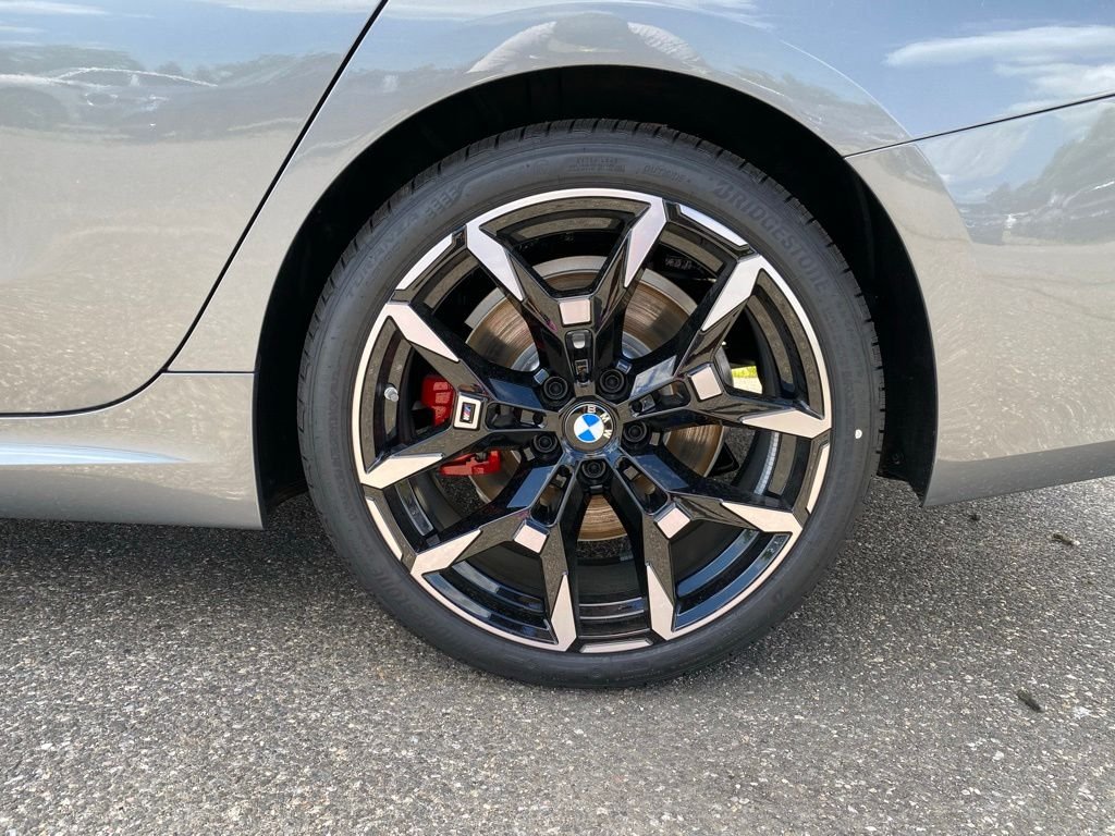 New 2026 Skyscraper Grey Metallic BMW 330i xDrive image 5