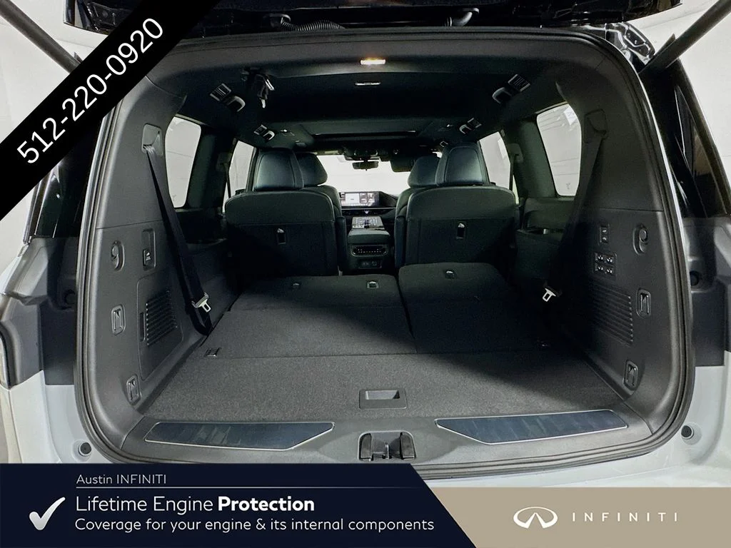 New 2027 2T RADIANT WHIT INFINITI SPORT image 34