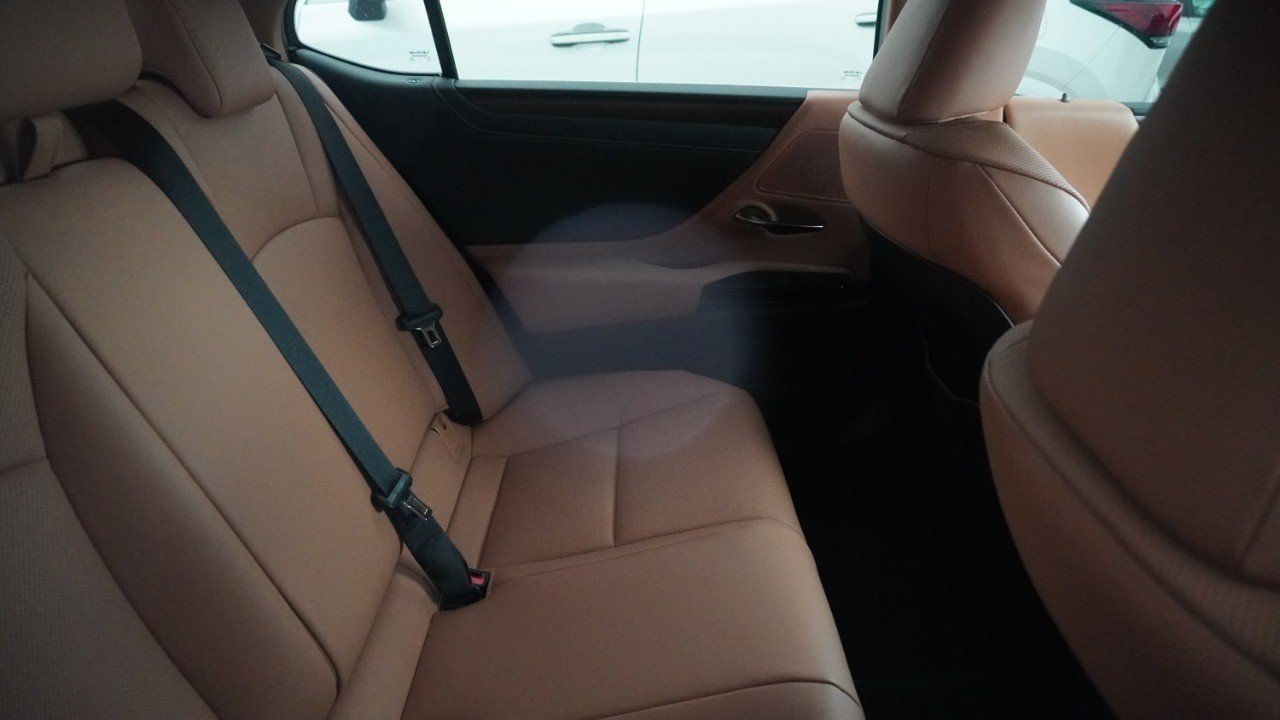 Used 2025 White Lexus ES 350 image 13