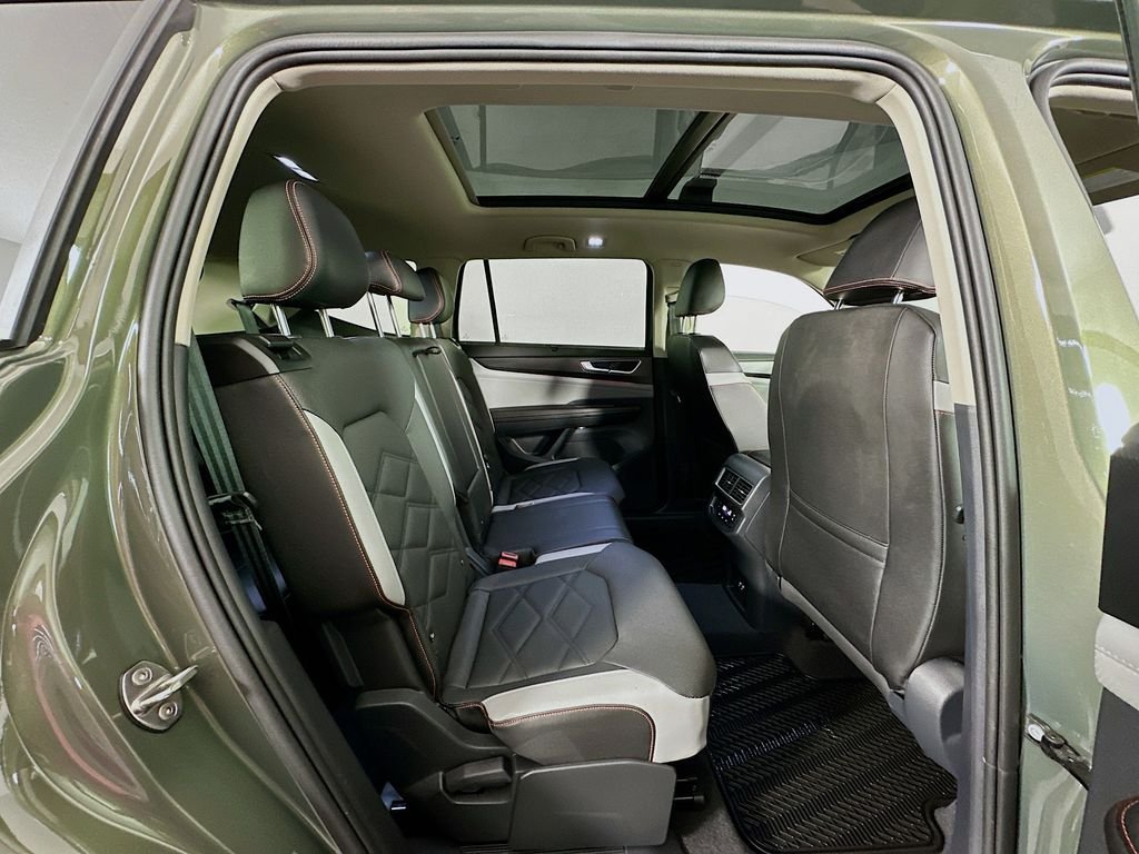 Used 2025  Volkswagen 2.0T Peak Edition image 29