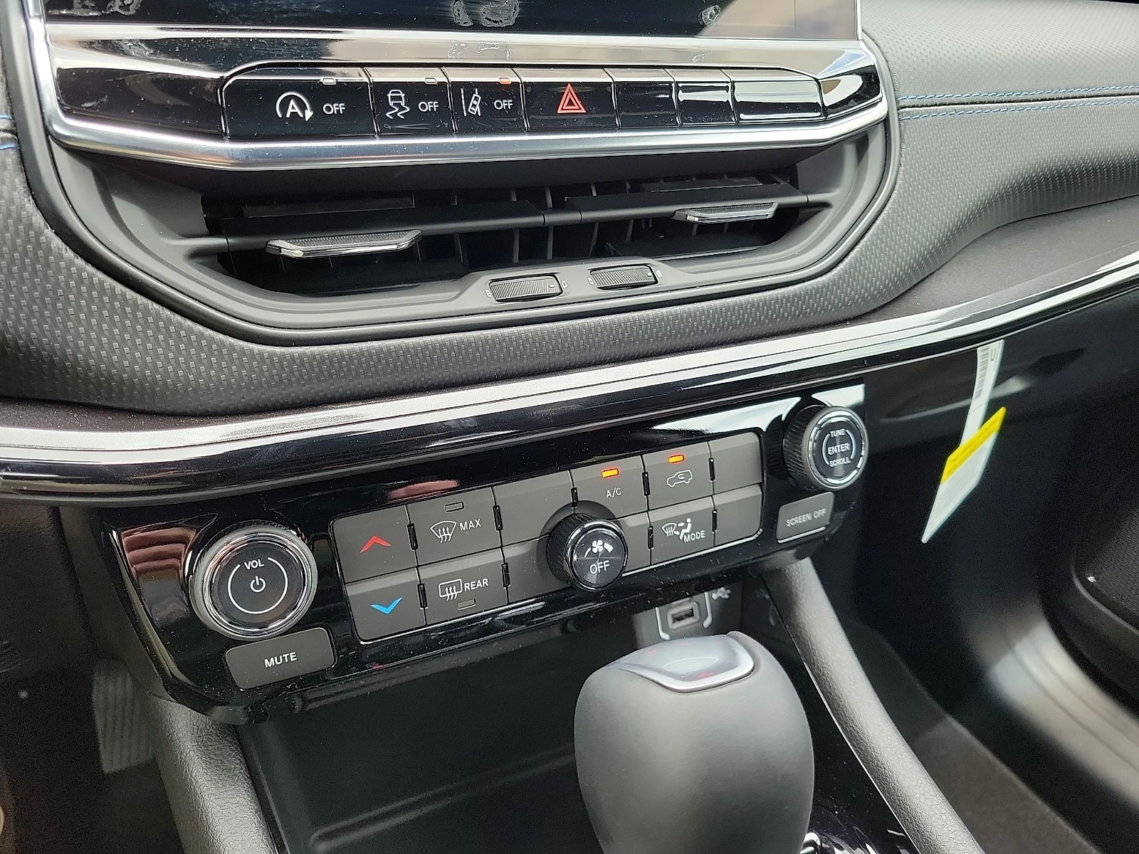New 2026 PXJ Diamond Bla Jeep LATITUDE ALTITUDE 4X4 image 15