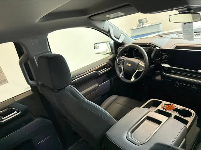 New 2026 Summit White Chevrolet LT image 31
