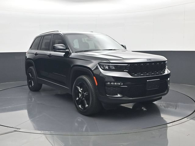 Used 2025 Black Jeep Limited 4x4 image 3