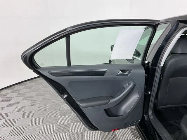 Used 2016 Black Uni Volkswagen 1.8T SEL image 25