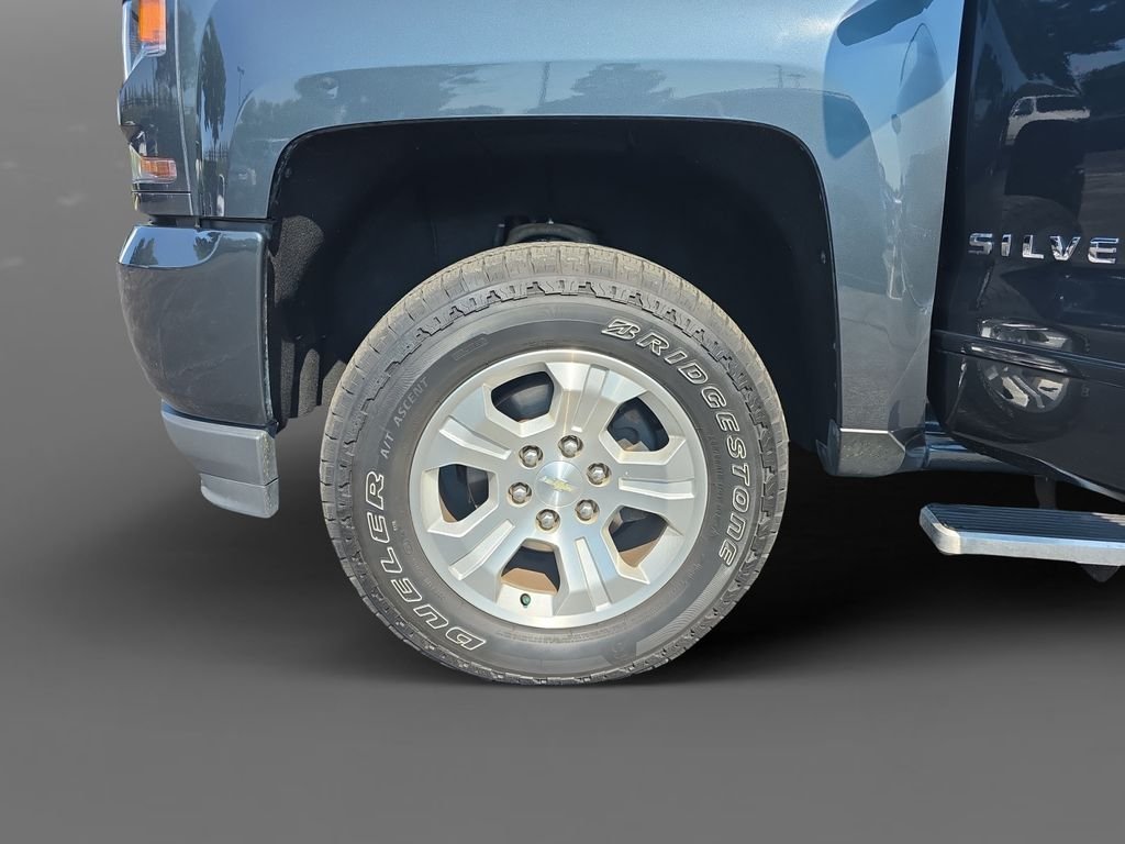 Used 2017 Graphite Metallic Chevrolet LT image 13