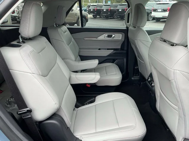 New 2026 Vapor Blue Metallic Ford Active image 28