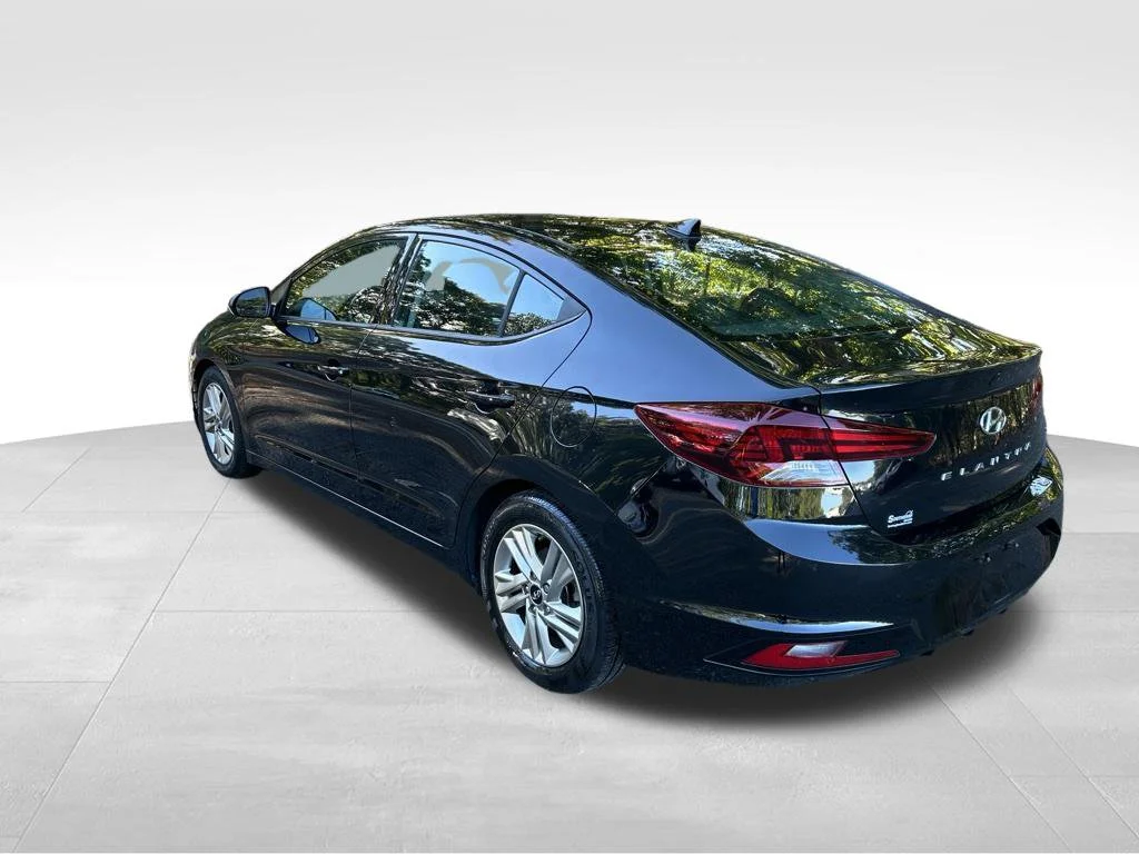 Used 2019 Black Hyundai Value Edition image 3