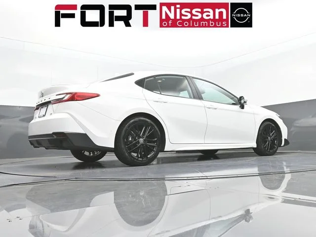 Used 2025  Toyota SE image 38