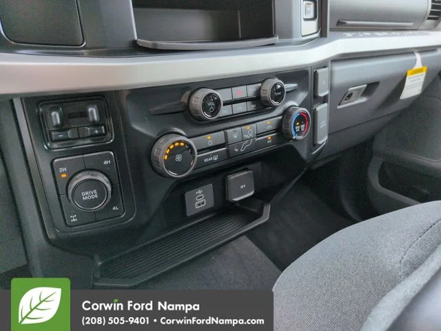 New 2026 Oxford White Ford XLT image 17