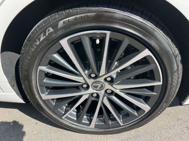Used 2024 White Lexus 350 image 11
