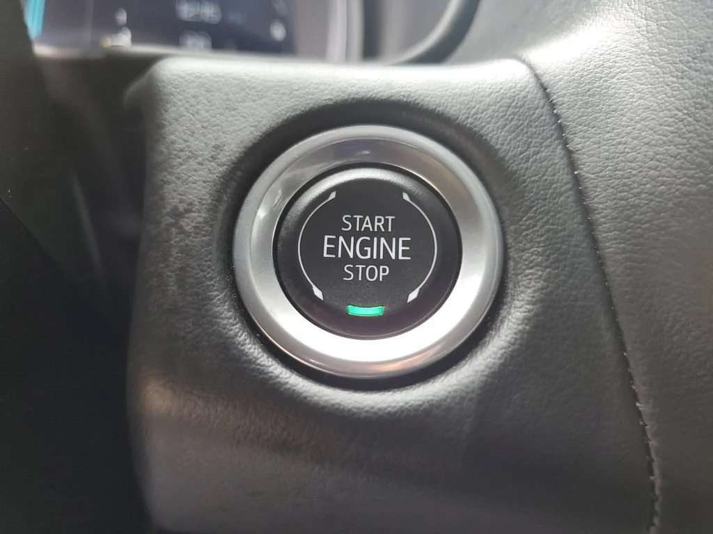Used 2024 Summit White Chevrolet Premier image 29