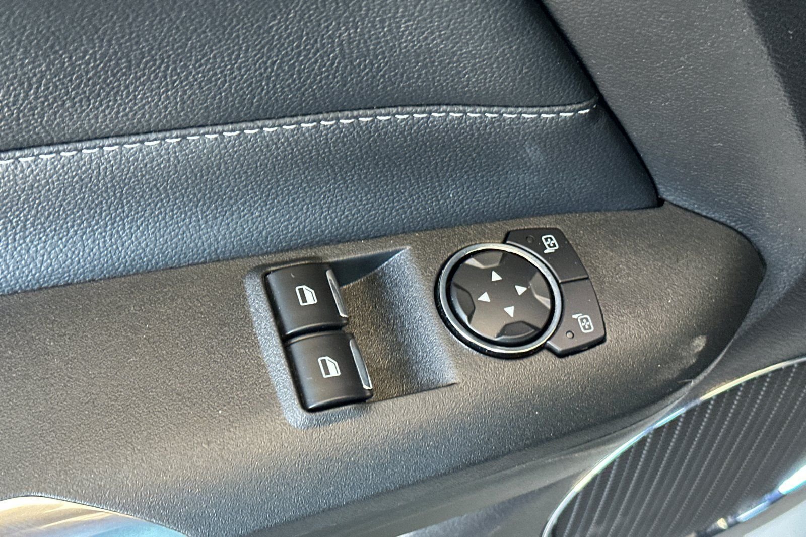 Used 2022 White Ford GT Premium image 11