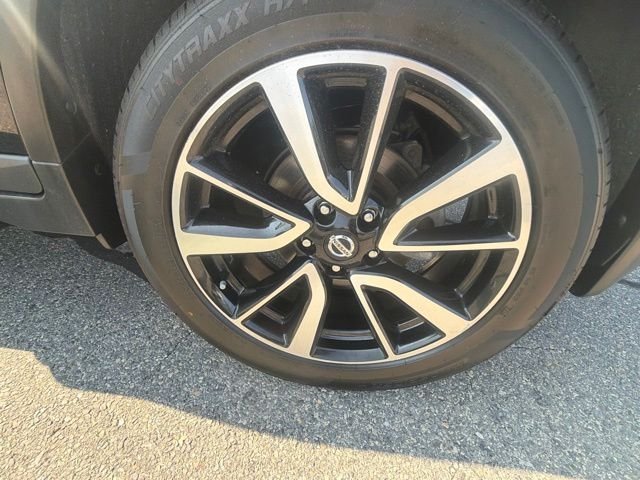 Used 2020 Black Nissan SL image 17