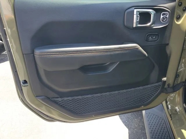 Used 2025 41 Jeep High Tide image 8