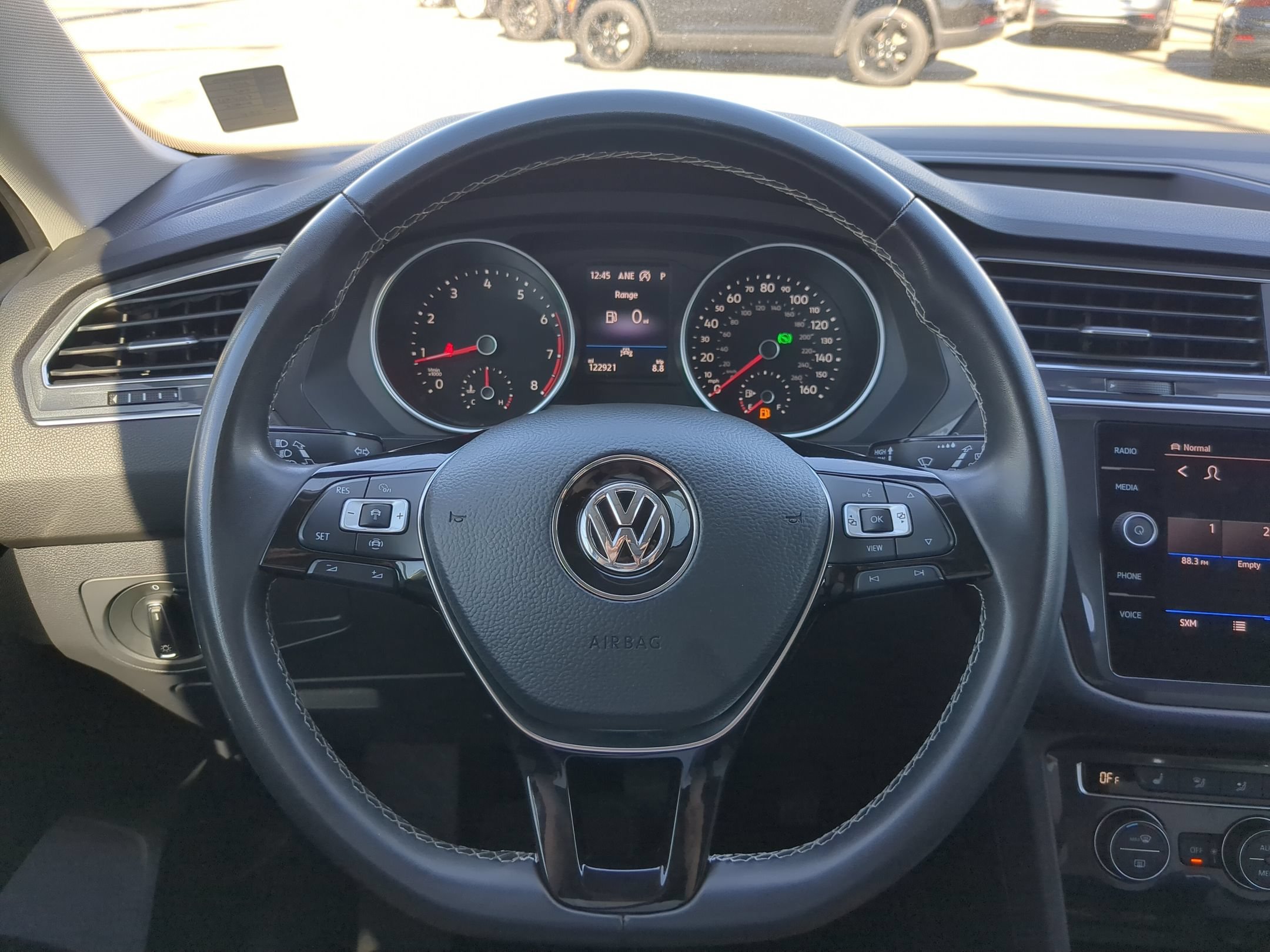 Used 2021 Deep Black Volkswagen SE image 16