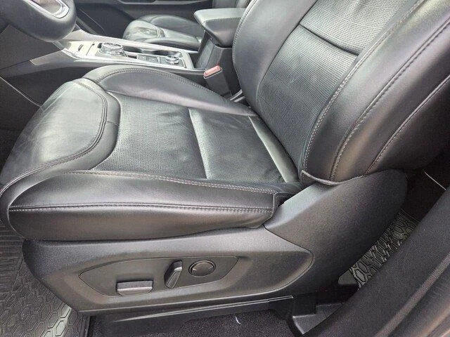 Used 2023 Carbonized Gray Metallic Ford Platinum image 10