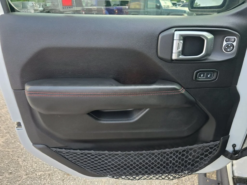 Used 2020 White Jeep Rubicon image 44